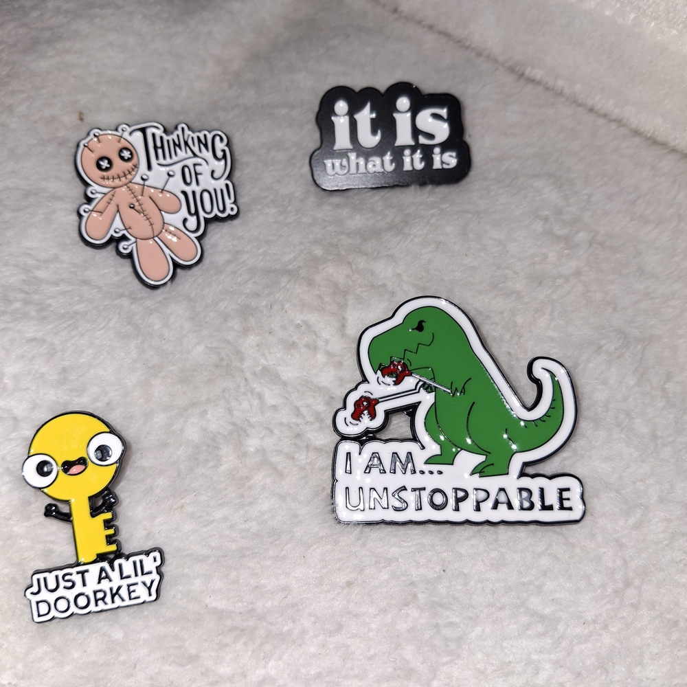 Reptile-Themed Pin Set - Green and Black